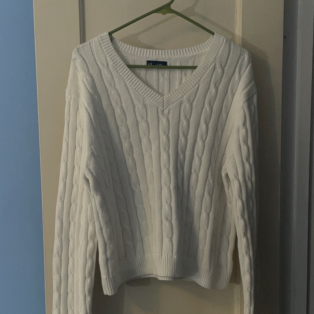 GAP Women's Cream V-Neck Cable Knit Sweater